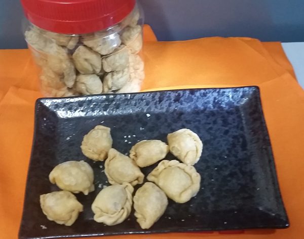 Cashewnut Cookies in Container